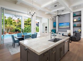 401 Wedge Dr, Naples, FL 34103