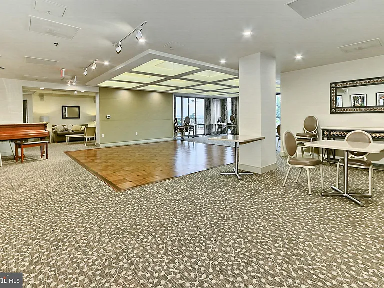 2151 Jamieson Ave #1911 — Photo 9