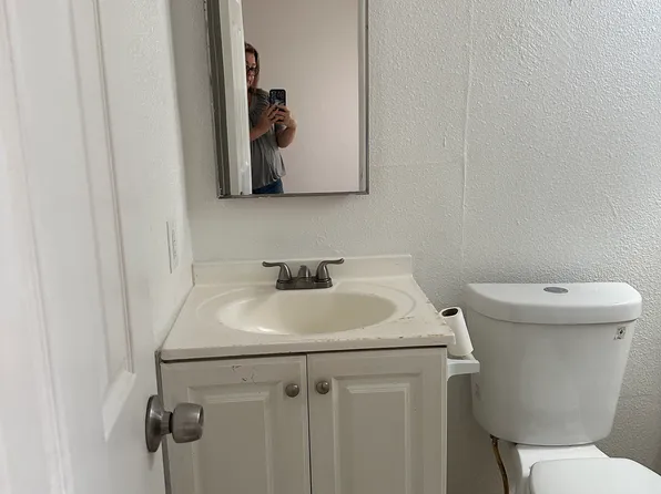 915 N San Joaquin St APT 8, Stockton, CA 95202