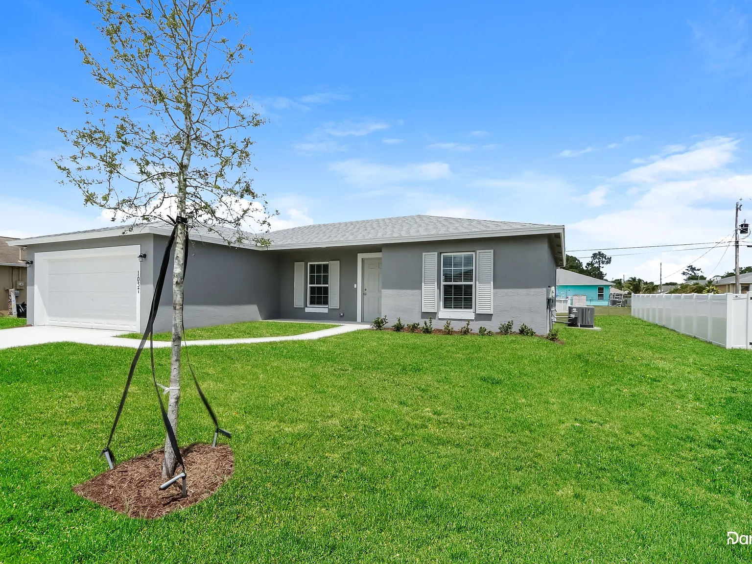 3 bed, 2.0 bath, 1799 sqft, $2,720 — Photo 2