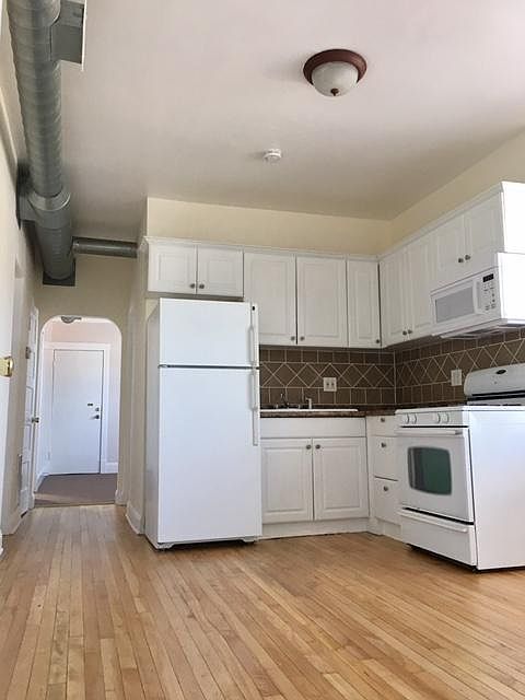 1st image of 4630 W Lawrence Ave