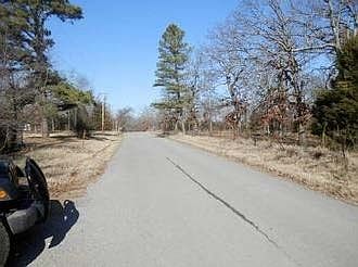 Exterior Neighborhood (street photo)