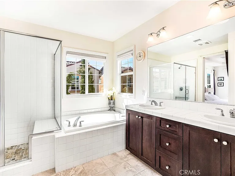 38 Torosa — Photo 20