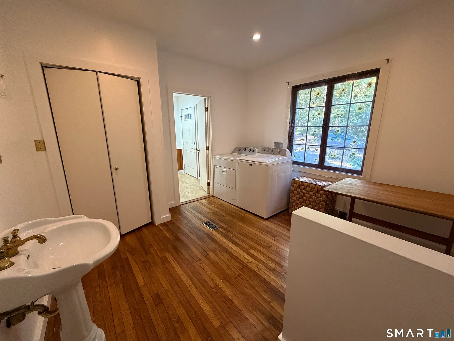 3 bed, 2.5 bath, 2656 sqft, $4,200 — Photo 4
