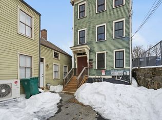 32 Lawrence St #4, Lowell, MA 01852