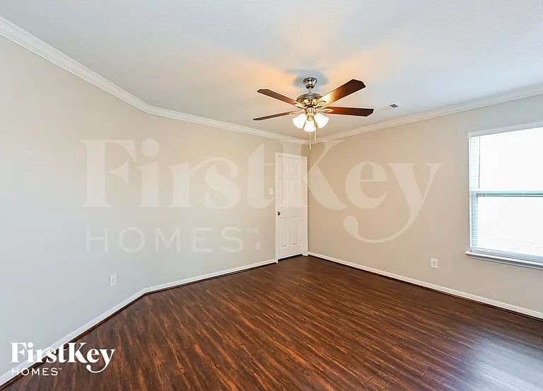 4822 Jarl Ct — Photo 9