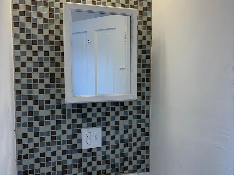 356 E Walnut Ln #3 — Photo 8