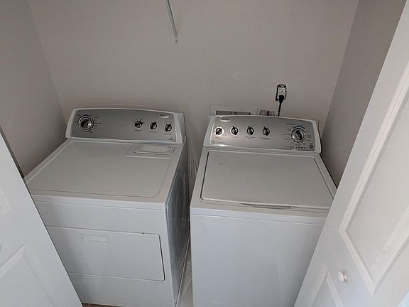5th image of 214 South St