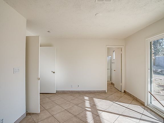4th image of 408 Dogwood St