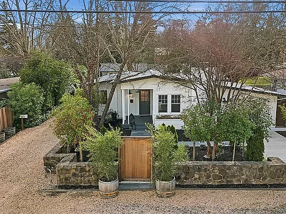 2 bed, 2.5 bath, 1325 sqft, $5,995 — Photo 4