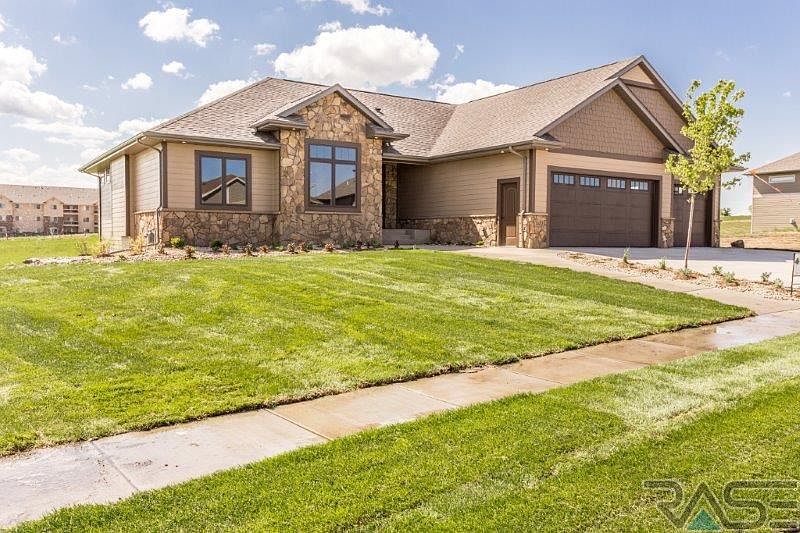 1st image of 7400 S Chatworth Cir