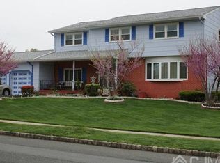 64 Gramercy Dr, Piscataway, NJ 08854