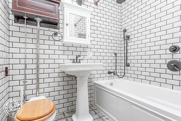 Rented by MySpaceNYC | media 38