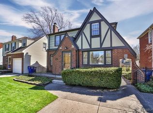 35 University Ct, Amherst, NY 14226