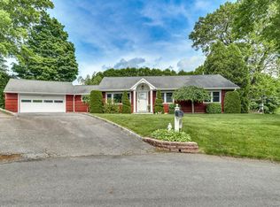 30 Donald Ct, Bridgeport, CT 06606