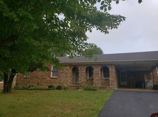 2229 Lambert Dr, Westmoreland, TN 37186