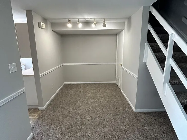 Coventry Court Townhomes — Photo 70