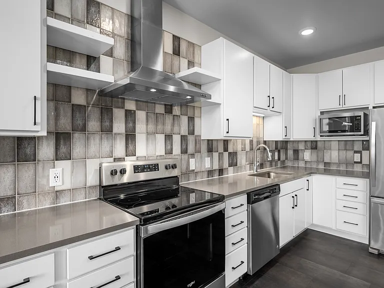 3. Lights - Epic310 - Rollin - Kitchen 3. Lights - Epic310 - Rollin - Kitchen