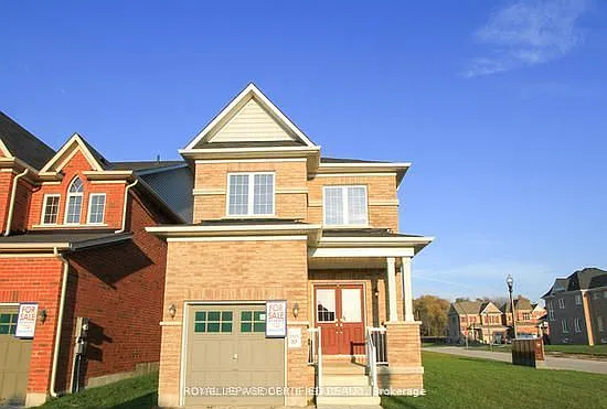 683 Baldwin Cres — Photo 1