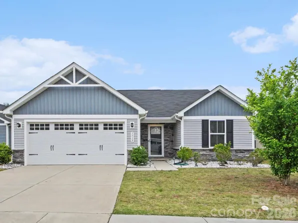 5513 Hughesdale Dr, Charlotte, NC 28215