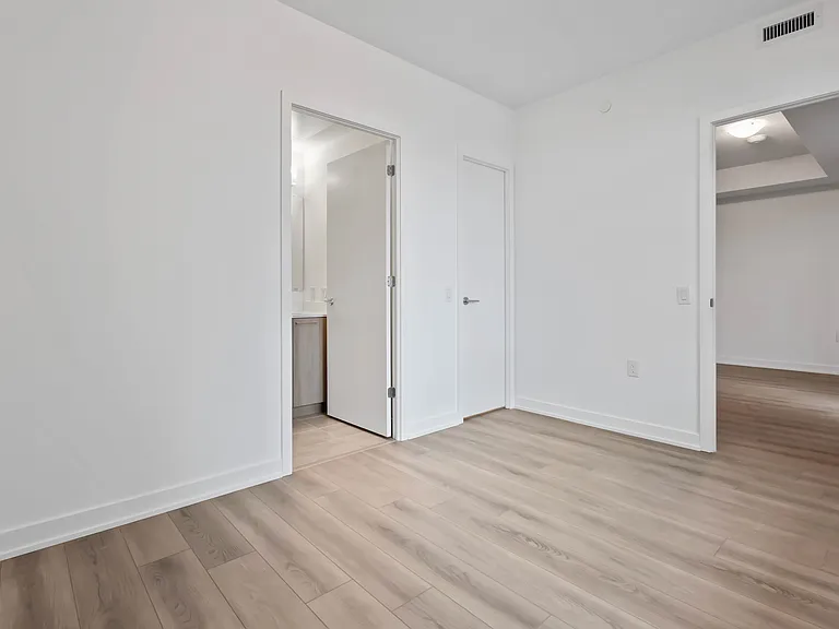7439 Kingston Rd — Photo 108