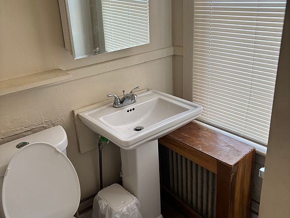5th image of 25 Hotchkiss St #2R