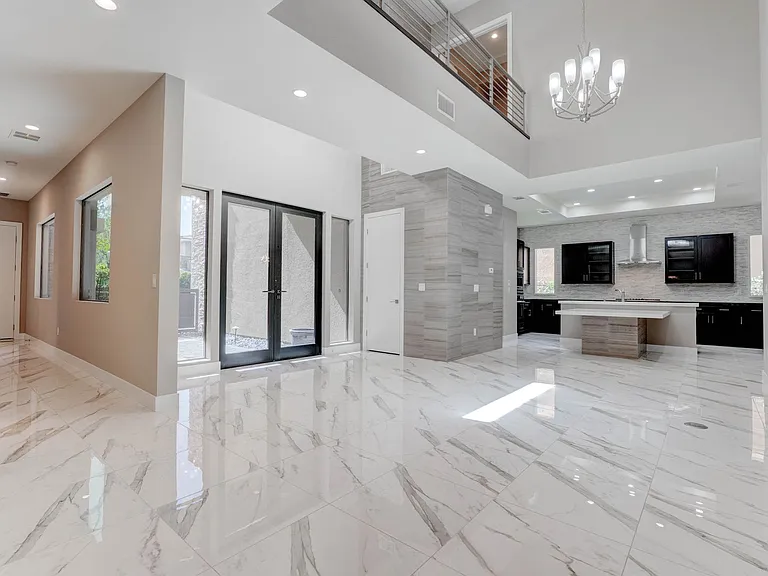 86 Pristine Glen St — Photo 4