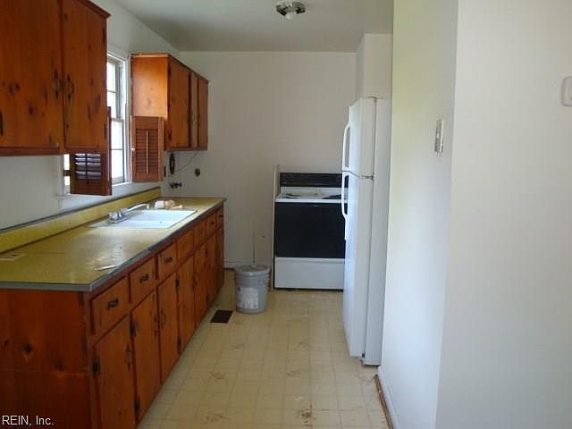 2nd image of 1640 Wingfield Dr
