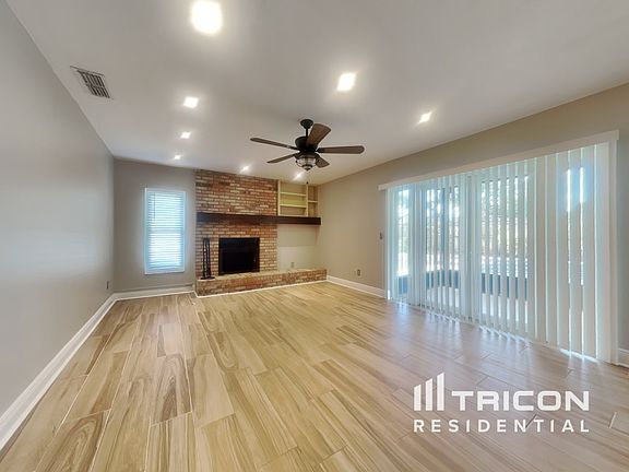 2nd image of 2421 Arborwood Dr