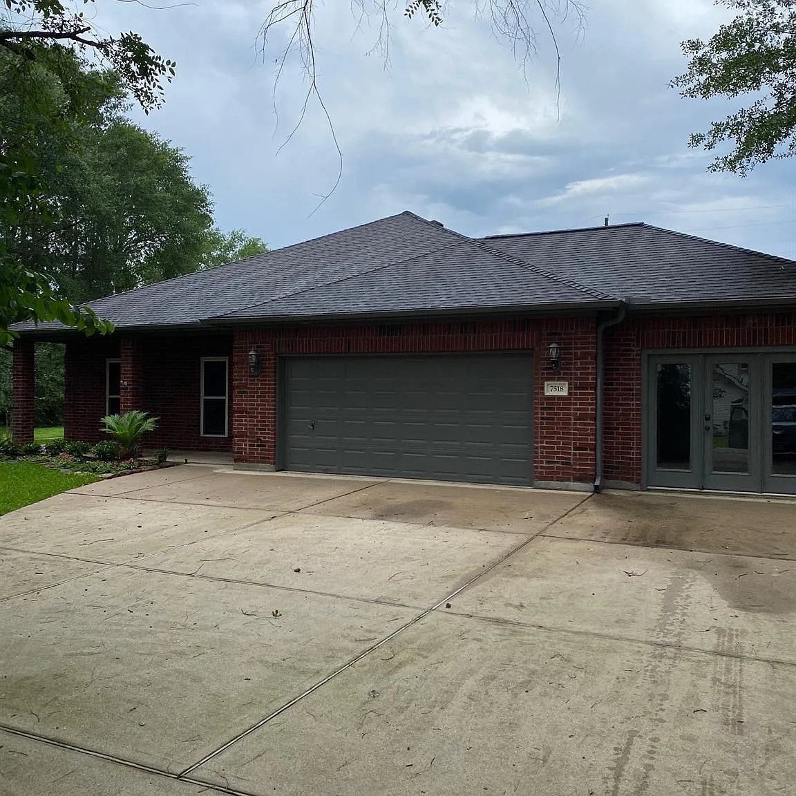 4 bed, 3.0 bath, 2524 sqft, $2,900 — Photo 1