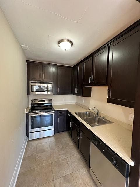 1st image of 1747 N Cambridge Ave #404