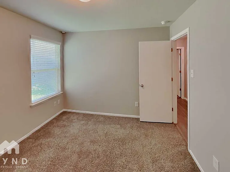 9527 Apple Ridge Ln — Photo 17