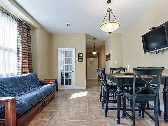 2nd image of 2828 Serantine St