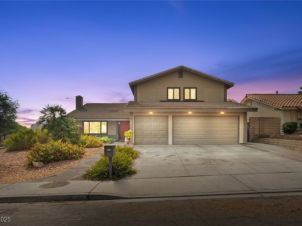 1st image of 322 Esquina Dr