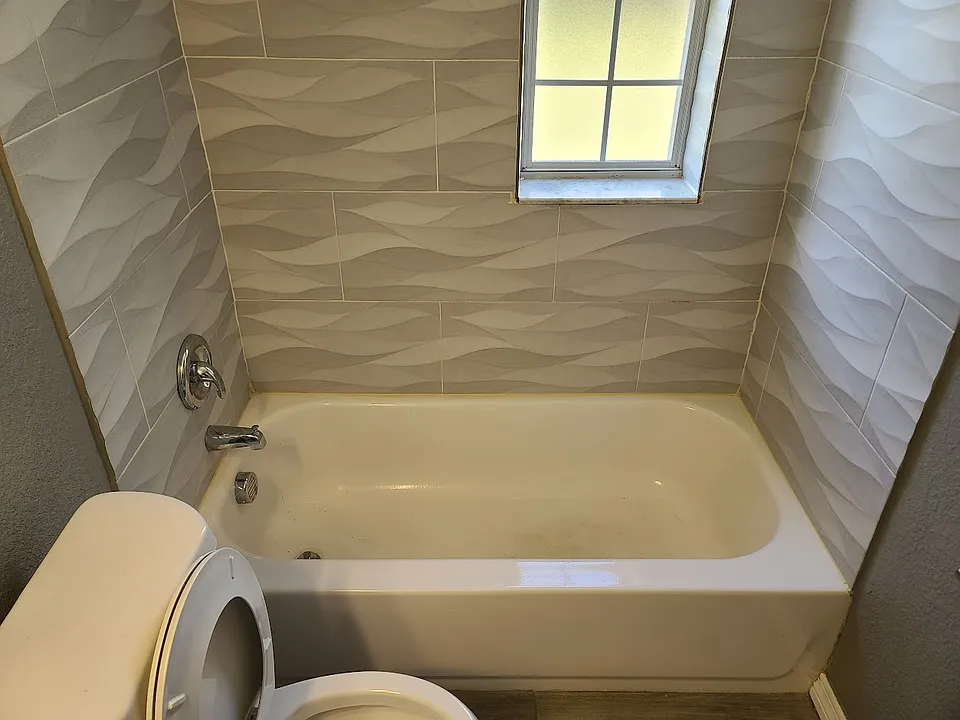 TUB AND SHOWER