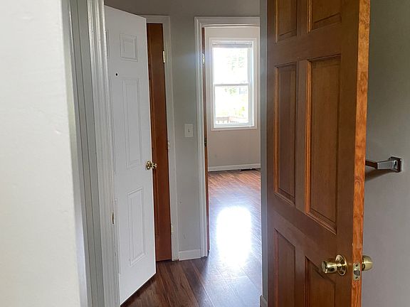 3rd image of 949-951 Columbia St #2