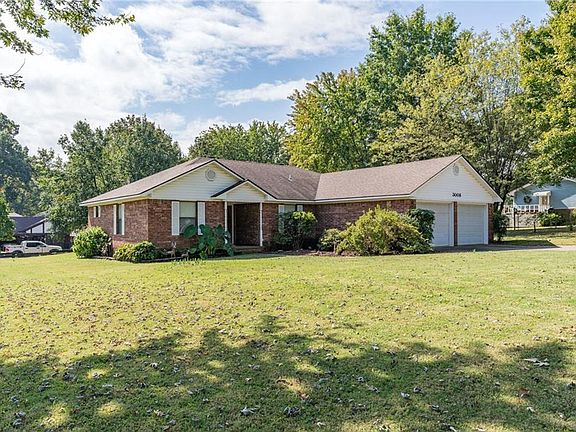 3rd image of 3008 Lisa Ln