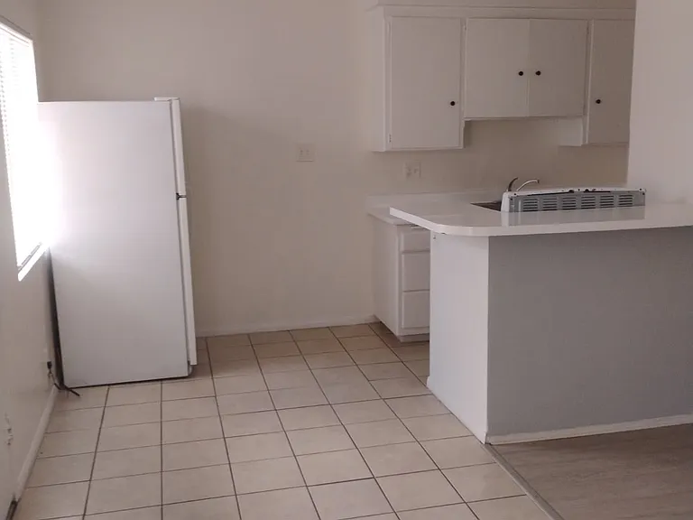 5495 S Atlantic Ave #7 — Photo 2