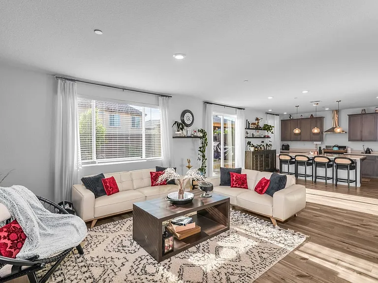 4583 Butterfly Ridge Dr — Photo 20