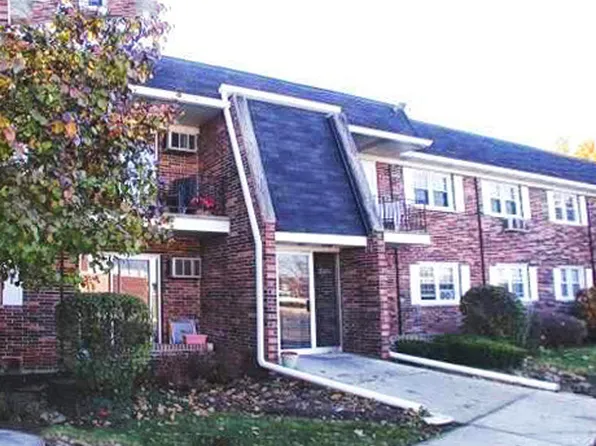 2343 Ogden Ave APT 10, Downers Grove, IL 60515