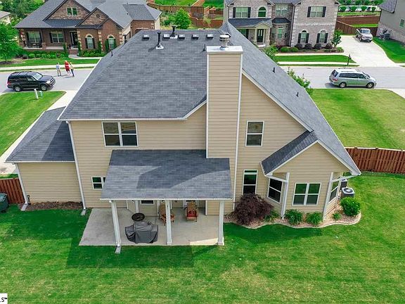 3rd image of 213 Dante Ln