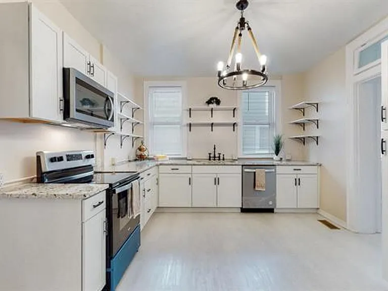 1507 Jefferson St — Photo 4