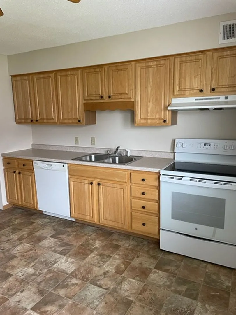 28 - 1508 Sorensen Ln — Photo 2