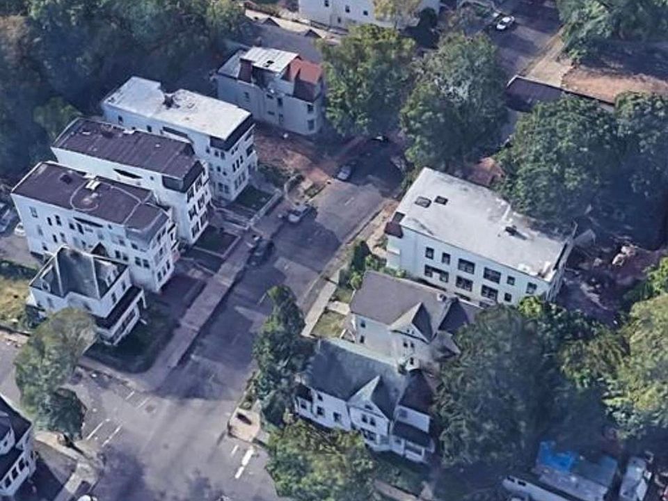 2nd image of 53-55 Fabyan Pl