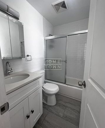 2nd image of 214 Bay 20th St #2