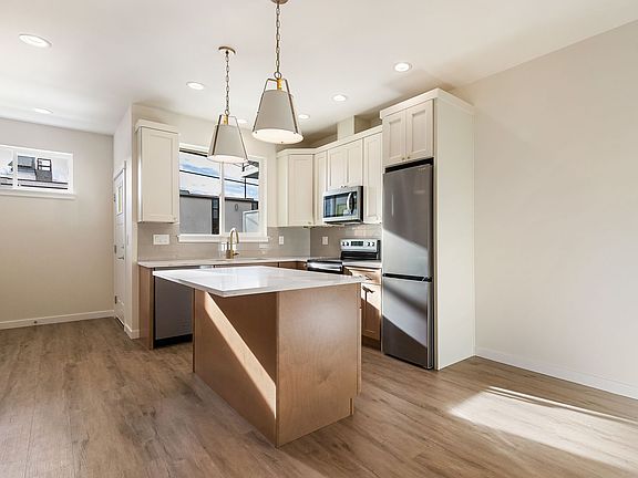 3rd image of 2100 C St #620