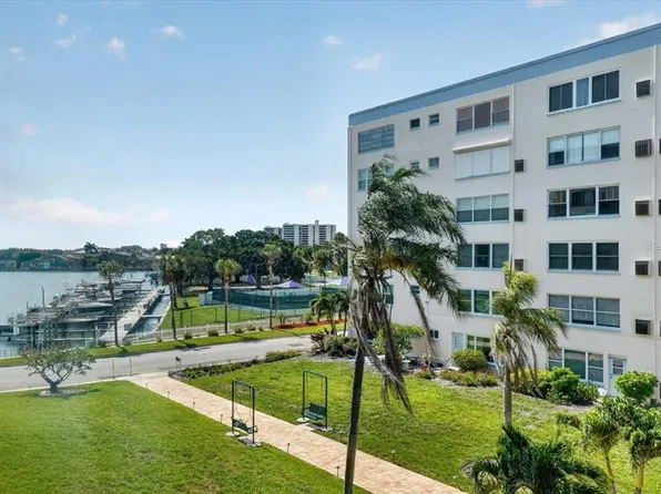 2960 59th St S APT 310, Gulfport, FL 33707