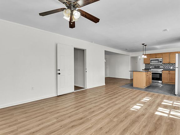 2nd image of 2850 Copeland Rd