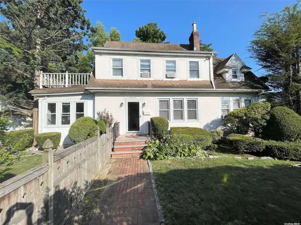 254-04 Pembroke Avenue, Great Neck, NY 11020