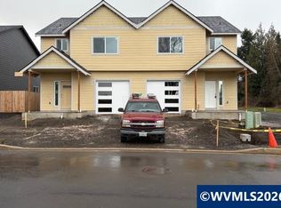 1542 Barn 1550 St, Woodburn, OR